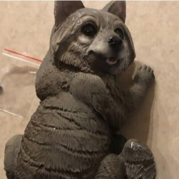 Raccoon Tree Hugger Decor- Outdoor Statues Tree Peeker, Garden Animal Sculpture - Picture 2 of 2